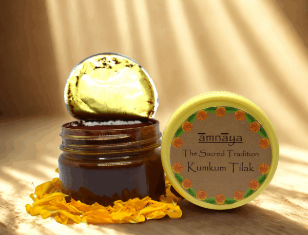 red tilak (kumkum / roli tilak)